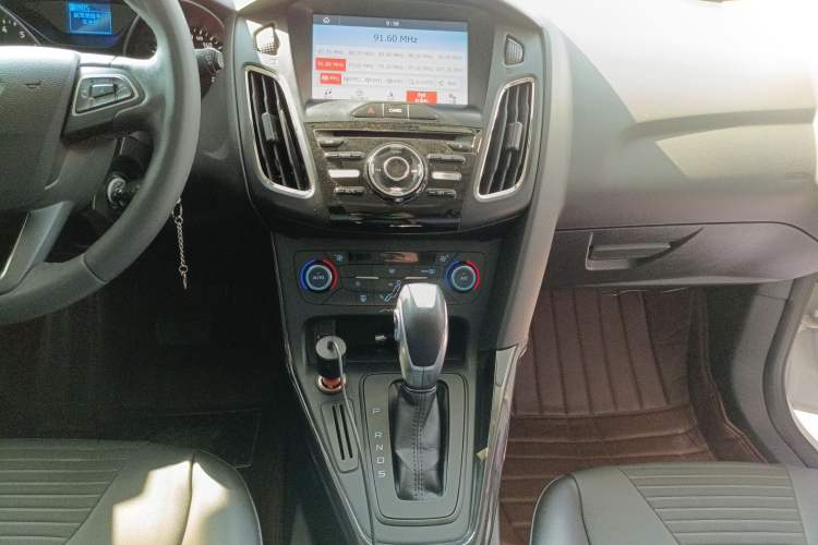 Used Ford Focus 2015 Hatchback 1.6L Automatic Fashion Edition