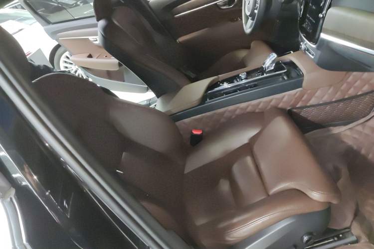 Used Volvo S90 2021 B5 Zhiyuan Luxury Edition
