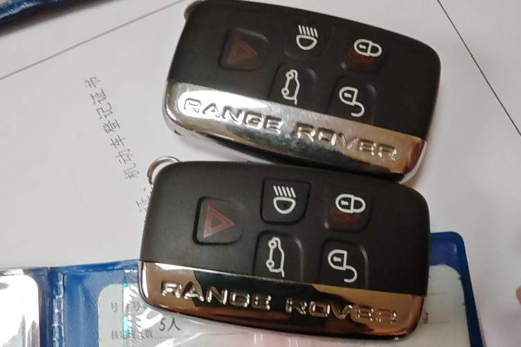 Used Land Rover Range Evoque 2018 240 PS SE Smart Brilliance Edition Vehicle Key