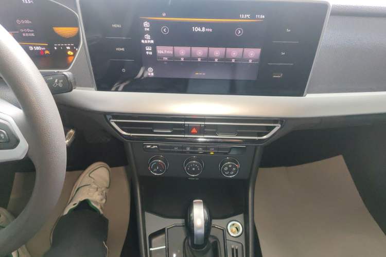 Used Volkswagen Lavida 2023 Revised 1.5L Automatic DeYi Edition Audio And AC Panel