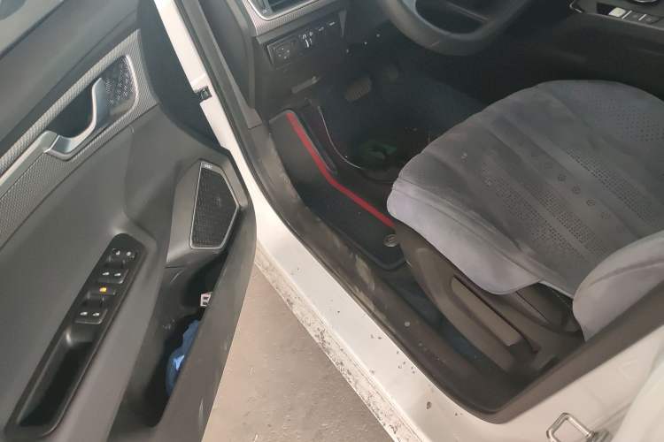 Used Livan Maple 60s 2025 Travel Edition
