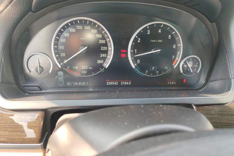 Used BMW 7 Series 2009 740Li Leading Model Odometer Close Up