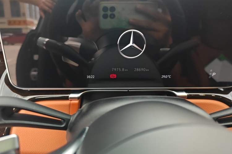 Used Mercedes-Benz S-Class 2022 Revised S 400 L Business Version Odometer Close Up