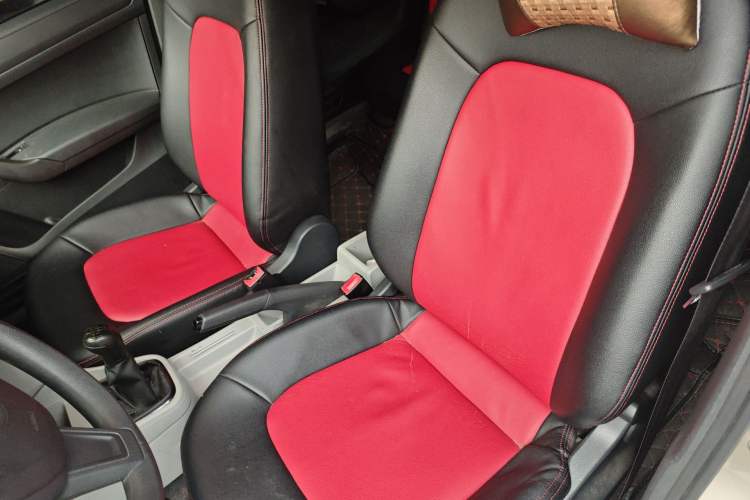 Used Skoda Rapid 2016 1.6L Manual Front-Wheel-Drive Version Left Front Seat