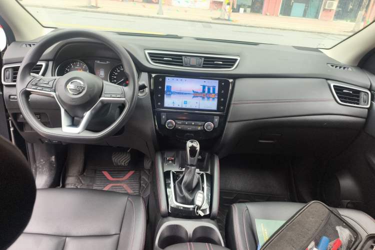 Used Nissan Qashqai 2022 2.0L CVT XV Smart Enjoyment Version Center Console