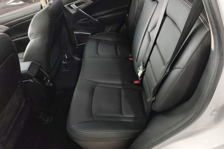 Used Geely Auto Emgrand X7 Sport 2016 1.8TD Automatic Smart Connectivity Version Left Rear Seat