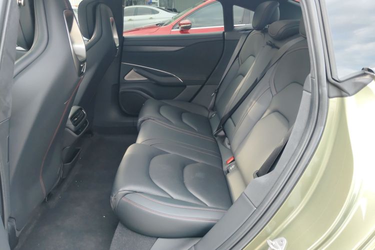 Used Xiaomi Auto SU7 2024 Four-Wheel Drive Ultra-Long Range Advanced Intelligent Driving Max Edition