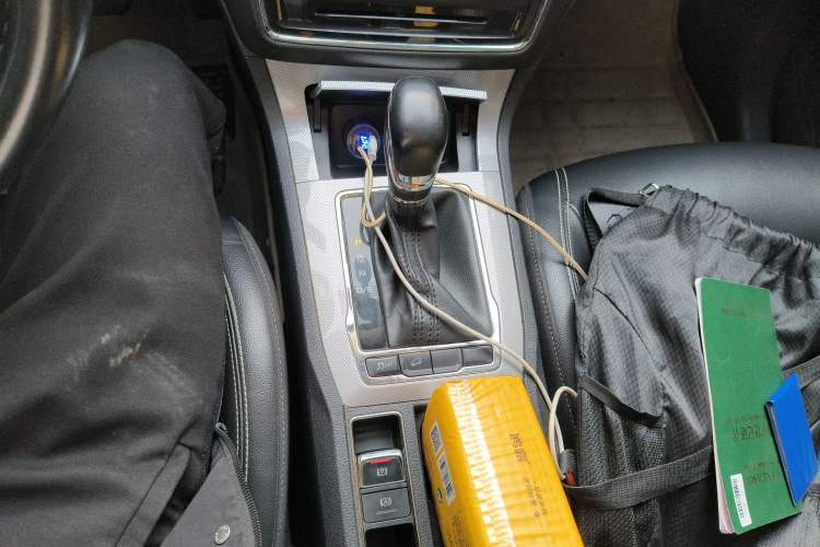 Used Roewe RX5 2018 20T Two-Wheel Drive Automatic Flagship Edition Gear Lever