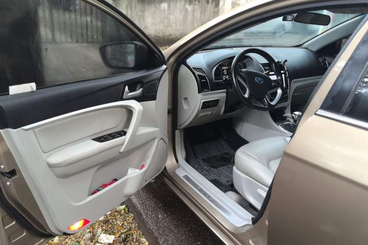 Used Geely Auto Emgrand 2014 Sedan 1.5L CVT Elite Model
