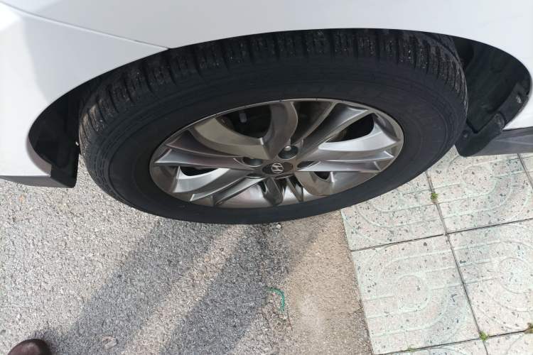 Used Hyundai ix35 2015 2.0L Automatic 2WD Smart Version China V Standard
