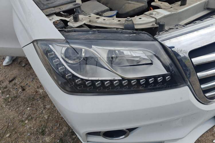 Used Haval H2 2016 Red-Label 1.5T Automatic Two-Wheel Drive Luxury Model Right Front Headlight