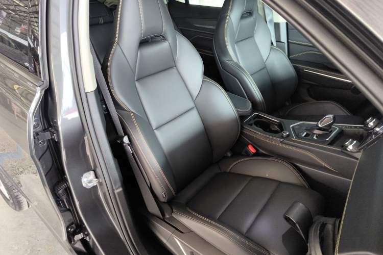 Used Lynk & Co 01 2023 2.0TD Two-Wheel Drive Asian Games Edition Right Front Seat