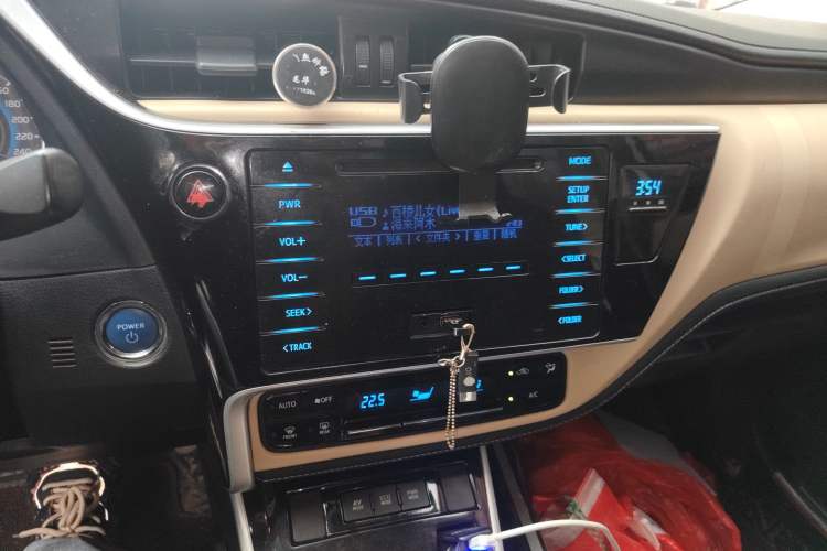 Used Toyota Levin 2017 Revised Dual-Engine 1.8H GS E-CVT Elite Sunroof Version China V Standard