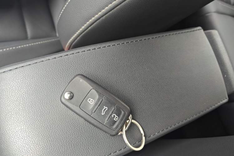 Used Volkswagen Lavida 2017 1.6L Automatic Comfort Edition Vehicle Key