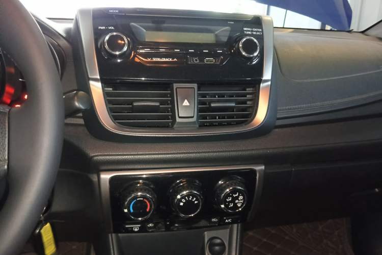 Used Toyota YARiS L Zhi Xiang 2017 1.5E CVT Dynamic Edition Audio And AC Panel