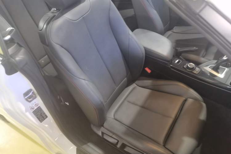 Used BMW 2 Series 2018 220i Convertible Coupe Sports Design Package
