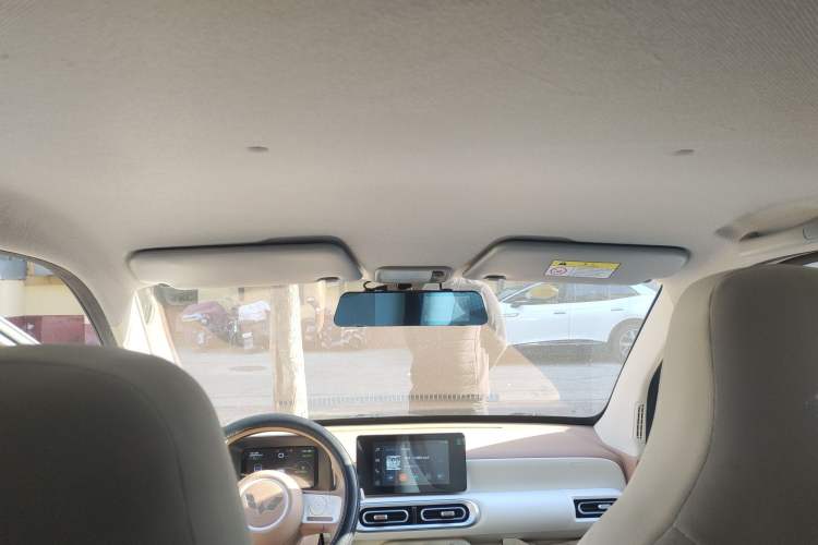 Used Wuling Hongguang MINIEV 2024 3rd Generation 215km Advanced Version
