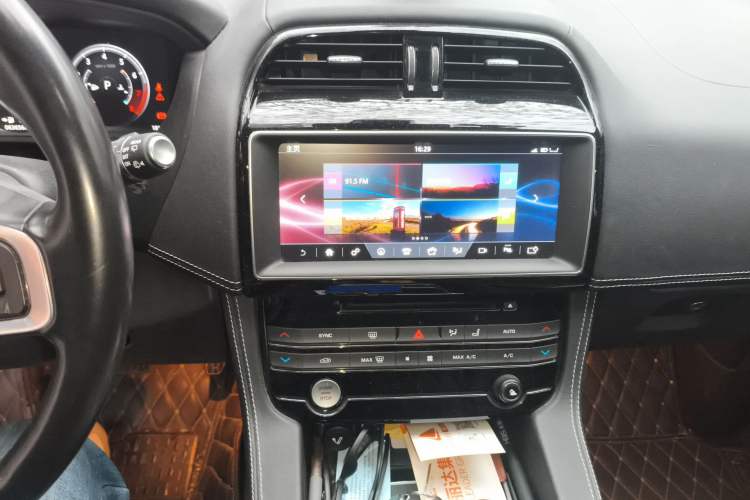 Used Jaguar F-PACE 2016 2.0T Two-Wheel-Drive R-Sport Sport Edition Audio And AC Panel