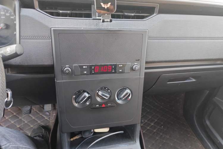 Used Wuling Hongguang PLUS 2019 1.5T Manual Standard Version 7 Seats