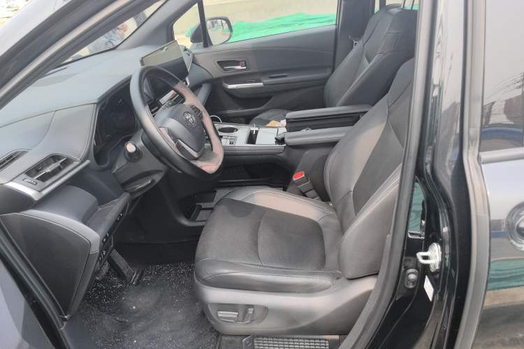 Used Toyota SIENNA 2021 2.5L Hybrid Ultimate Edition Left Front Seat