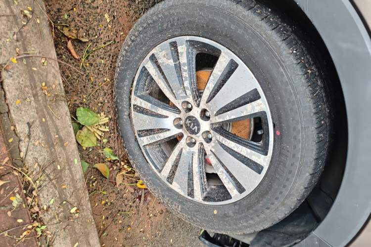 Used Kia Sportage R 2015 2.0L Automatic Two-Wheel Drive DLX Model
