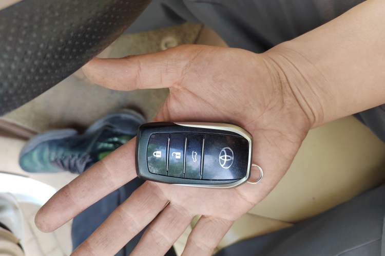 Used Toyota Prado 2015 2.7L Automatic Standard Edition Vehicle Key