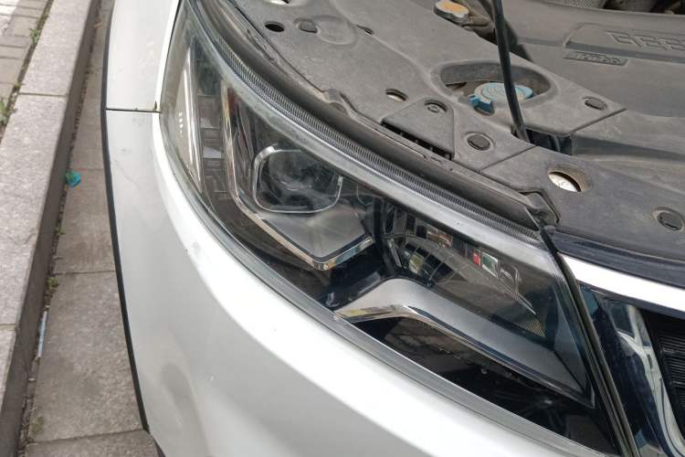 Used Geely Auto Vision X6 2016 1.3T CVT Flagship Model Right Front Headlight