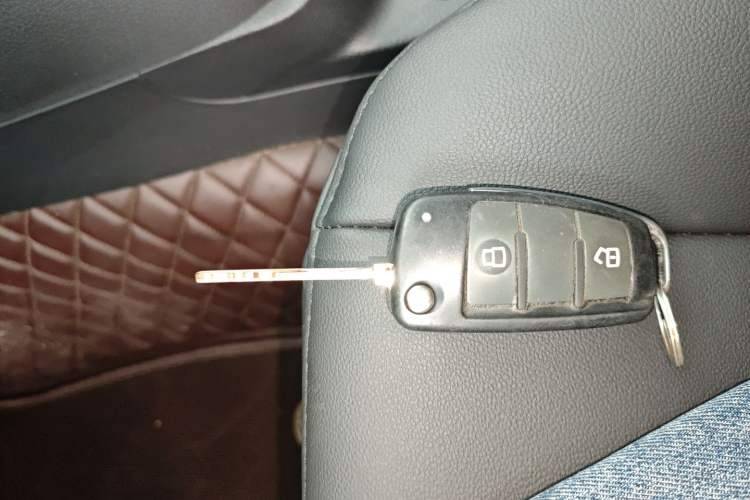 Used Isuzu D-MAX 2020 1.9T Two-Wheel Drive Automatic Comfort Edition China VI Standard RZ4E Hi-Power