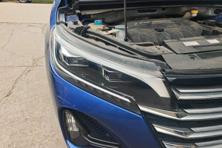 Used GAC Trumpchi GS4 2021 270T Automatic Luxury Edition Right Front Headlight