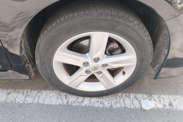 Used Toyota Camry 2012 Junrui 2.0S Radiant Edition Right Front Wheel Hub