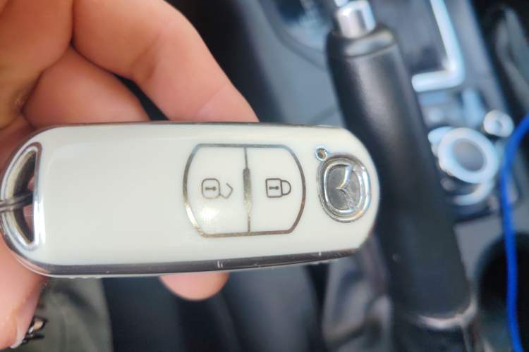 Used Mazda 3 Axela 2016 Hatchback 1.5L Automatic Comfort Model
