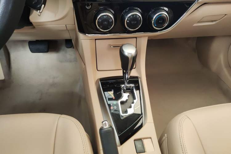 Used Toyota Corolla 2014 1.6L CVT GL Gear Lever