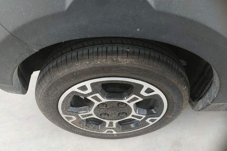 Used Geely Galaxy Panda 2025 210km Panda Rider Right Rear Wheel Hub