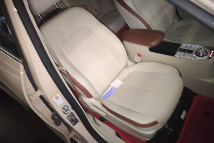 Used ORA Good Cat 2022 400km Standard Range Luxury Version Lithium Iron Phosphate
