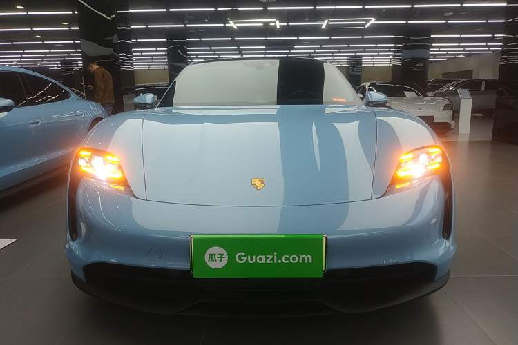 Used Porsche Taycan 2022-Year Updated Taycan