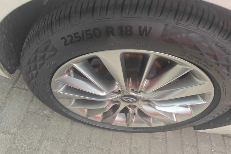 Used Infiniti Q50L 2018 2.0T Enjoyment Edition China V standard