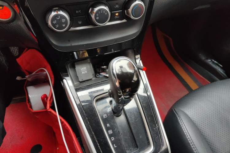 Used Nissan Sylphy 2016 1.6 XL CVT Deluxe Edition Gear Lever