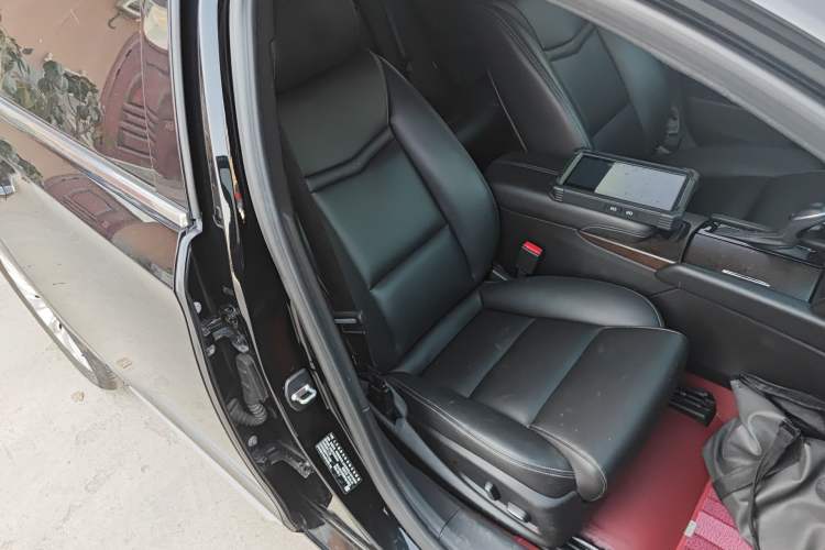 Used Cadillac XTS 2018 28T Tech Edition Right Front Seat