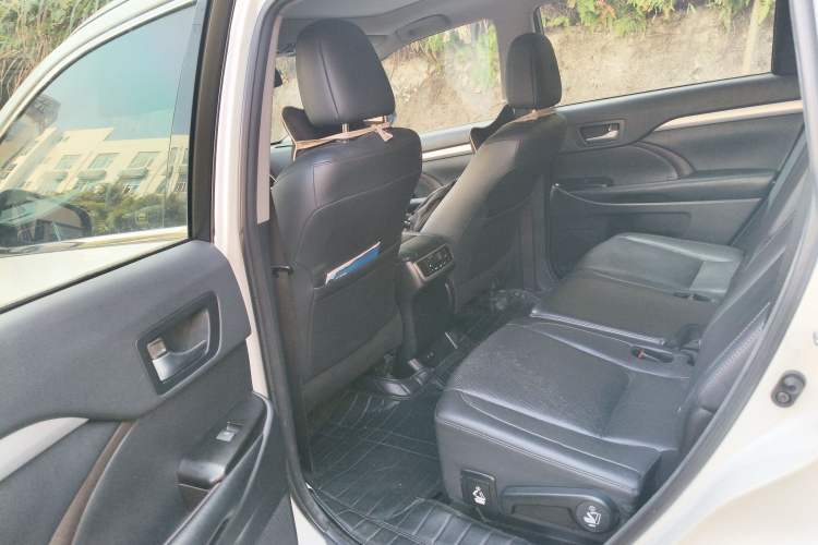 Used Toyota Highlander 2018 2.0T Four-Wheel Drive Prestige Version 7 Seats China V Emission Standard