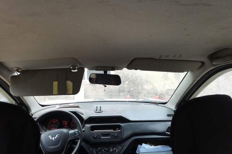 Used Wuling Hongguang 2019 1.5L S Basic Version China VI Standard LAR