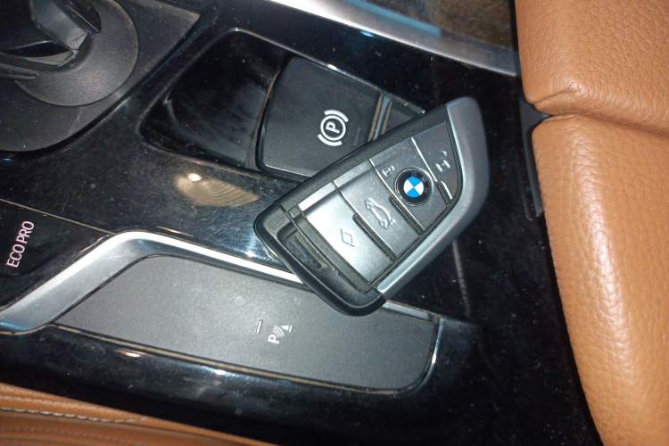 Used BMW 5 Series 2018 Restyled 530Li Leading Edition M Sport Package
