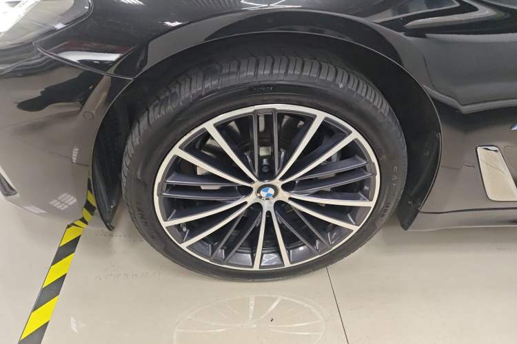 Used BMW 5 Series 2022 530Li Leading Model M Sport Package
