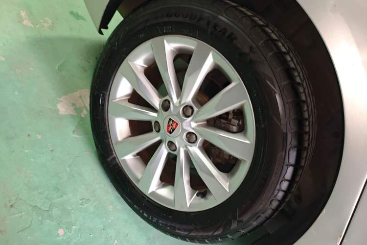 Used Roewe i6 New Energy 2017 45T Hybrid Connect & Smart Enjoyment Edition Exterior 1