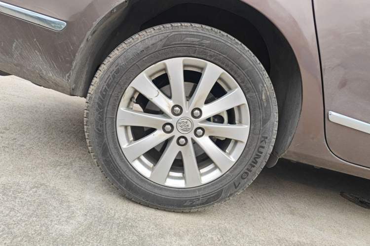 Used Buick GL8 2018 28T Luxury Model China VI Standard Exterior 5