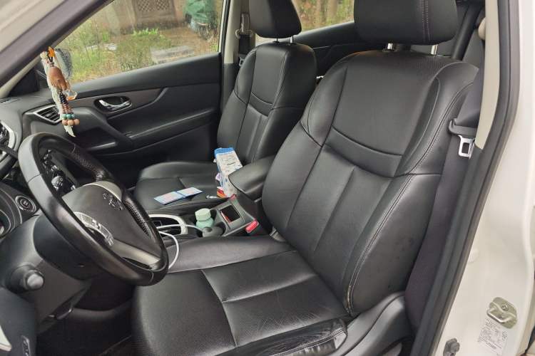 Used Nissan X-Trail 2015 2.0L CVT Comfort MAX Edition 2WD Left Front Seat