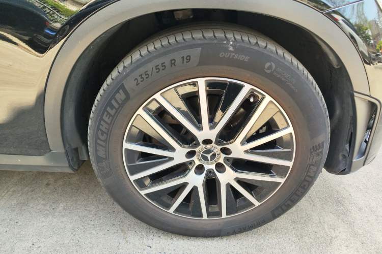 Used Mercedes-Benz GLC Coupe 2023 GLC 260 4MATIC Coupe SUV Right Front Wheel Hub