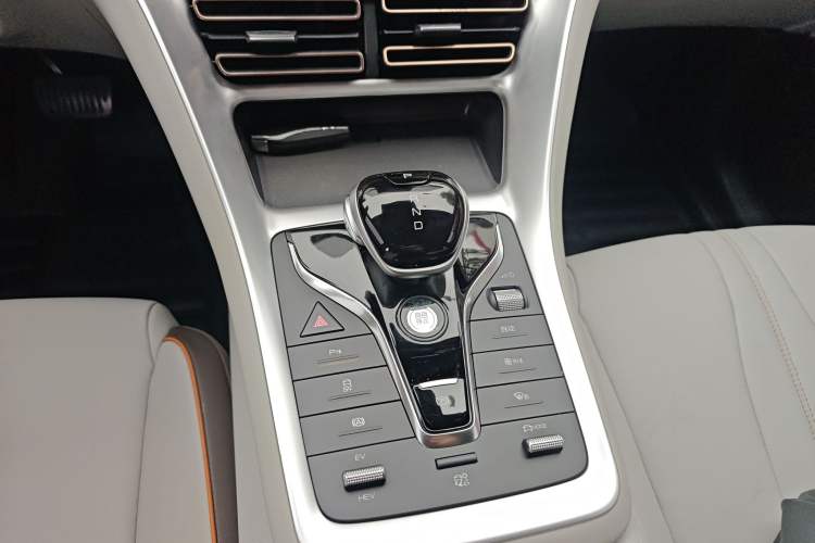 Used BYD Song Pro New Energy 2023 Champion Edition DM-i 110KM Beyond Model Gear Lever