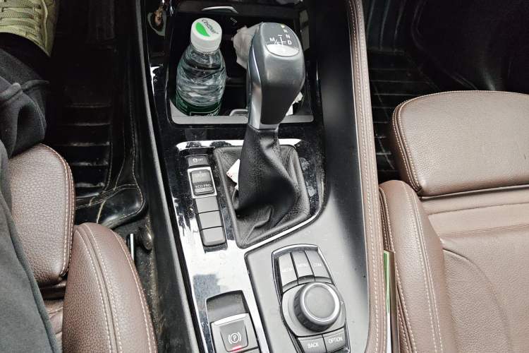 Used BMW X1 2018 sDrive18Li Luxury Model Gear Lever
