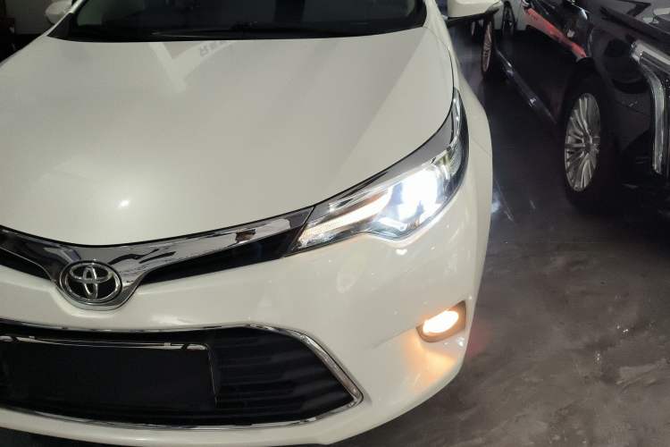 Used Toyota Levin 2016 1.6G CVT Elite Edition Left Front Headlight