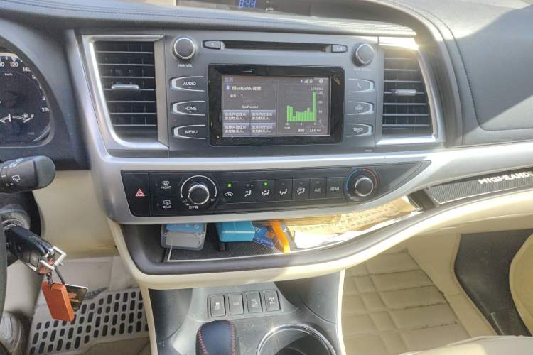 Used Toyota Highlander 2018 2.0T Four-Wheel Drive Elite Edition 7 Seats China VI Standard Audio And AC Panel